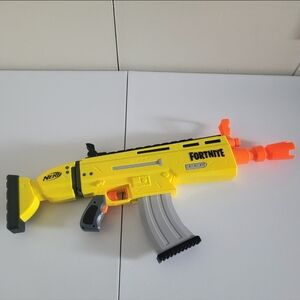 Nerf Fortnite AR-L Blaster Bundle
